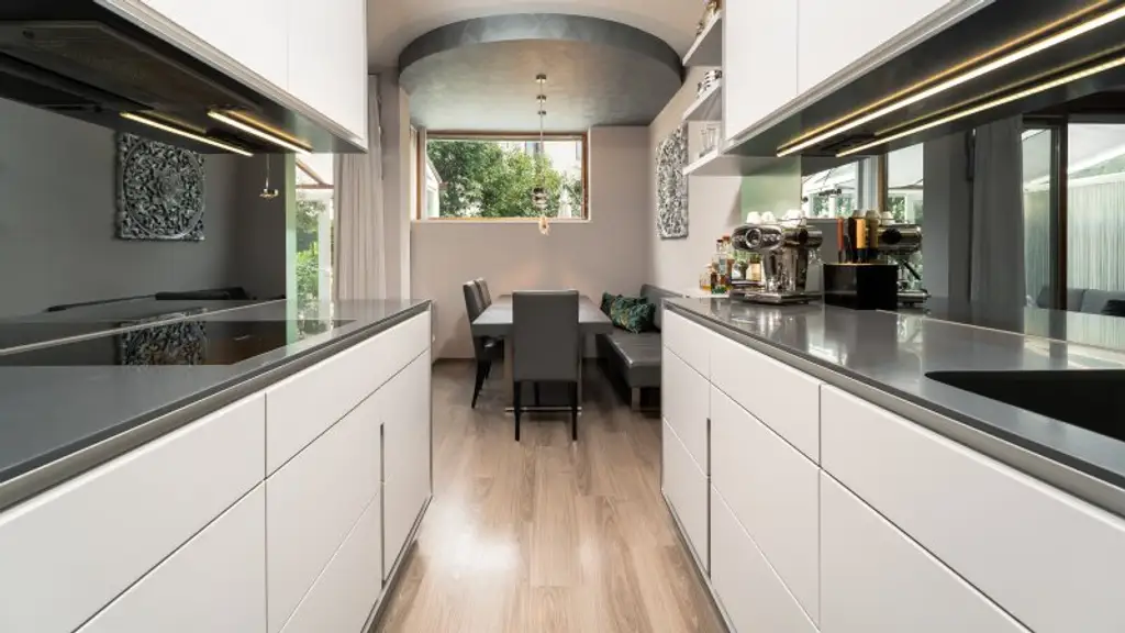 Wohnträume verwirklichen ! *Exklusive Maisonette-Wohnung mit Garten*