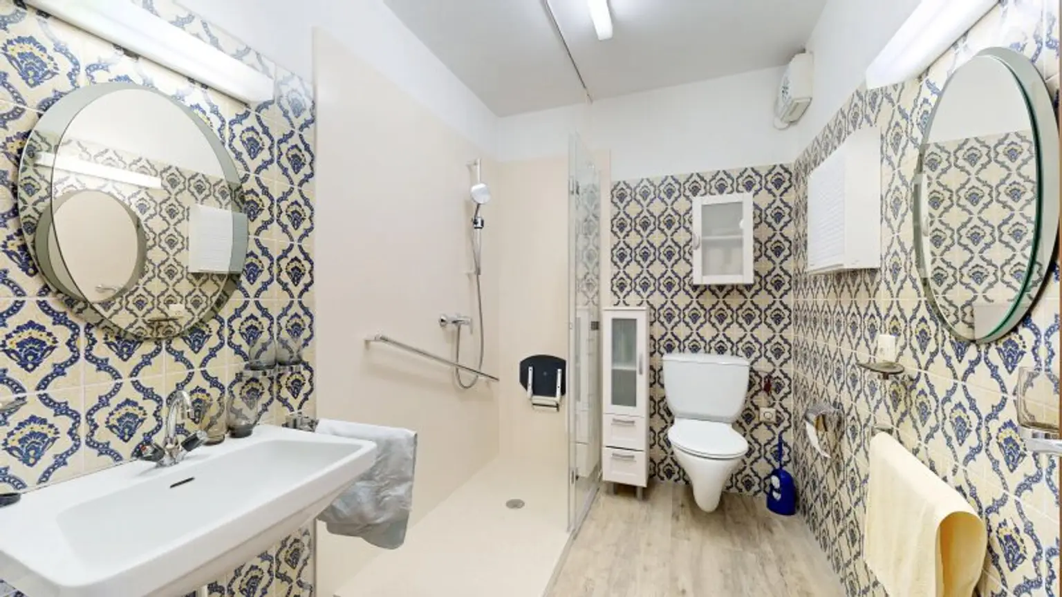 Badezimmer 1.OG