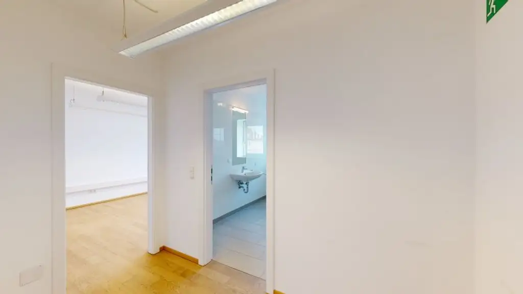 Klimatisierte Dachgeschoss Terrassenwohnung | 2 WCs | Top-Lage am Zimmermannplatz