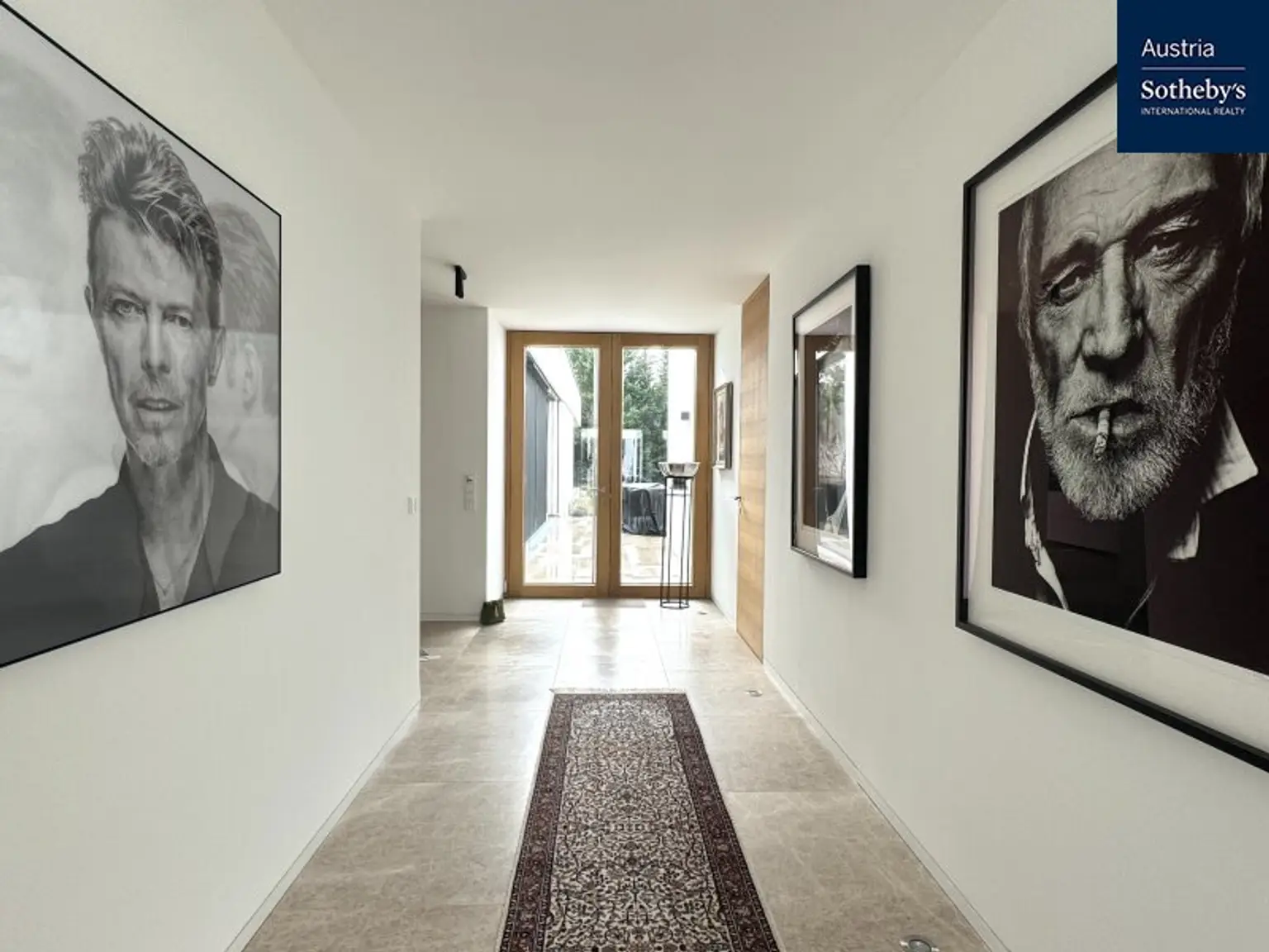 Privatsphäre & Perfektion – Architektenvilla mit Garten, drei Terrassen & Homeoffice
