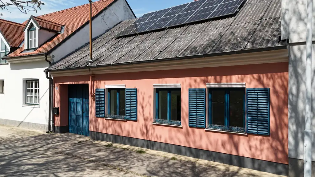"Business.Leben.Urlaub. 2 Häuser mit traumhaften Garten inkl. Pool"
