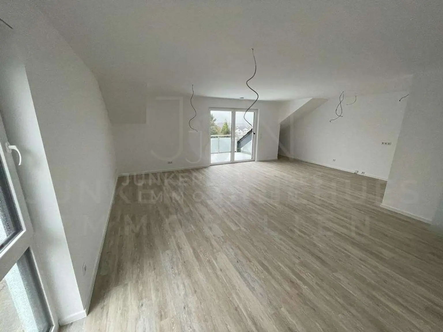 DG links Wohn-Ess-Zimmer