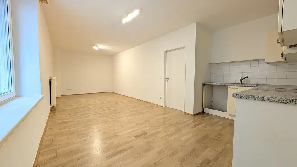 Zentral gelegene, frisch renovierte GARCONNIERE zur unbefristeten Anmietung!