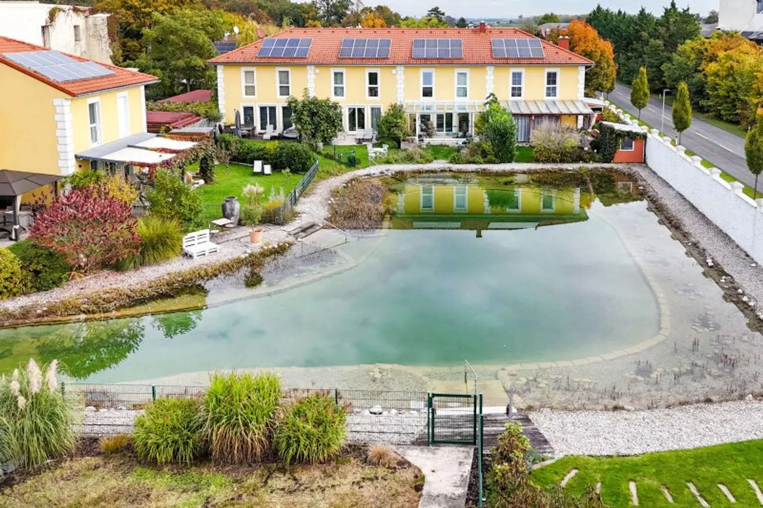 Stilvolle Seeresidenz mit Garten und privatem Seezugang Nähe Baden