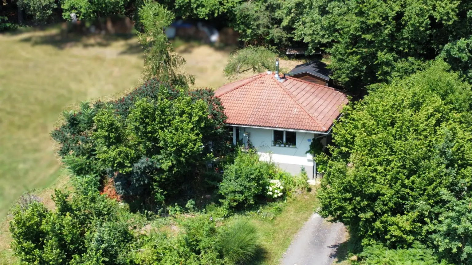 Haus mit Zufahrt