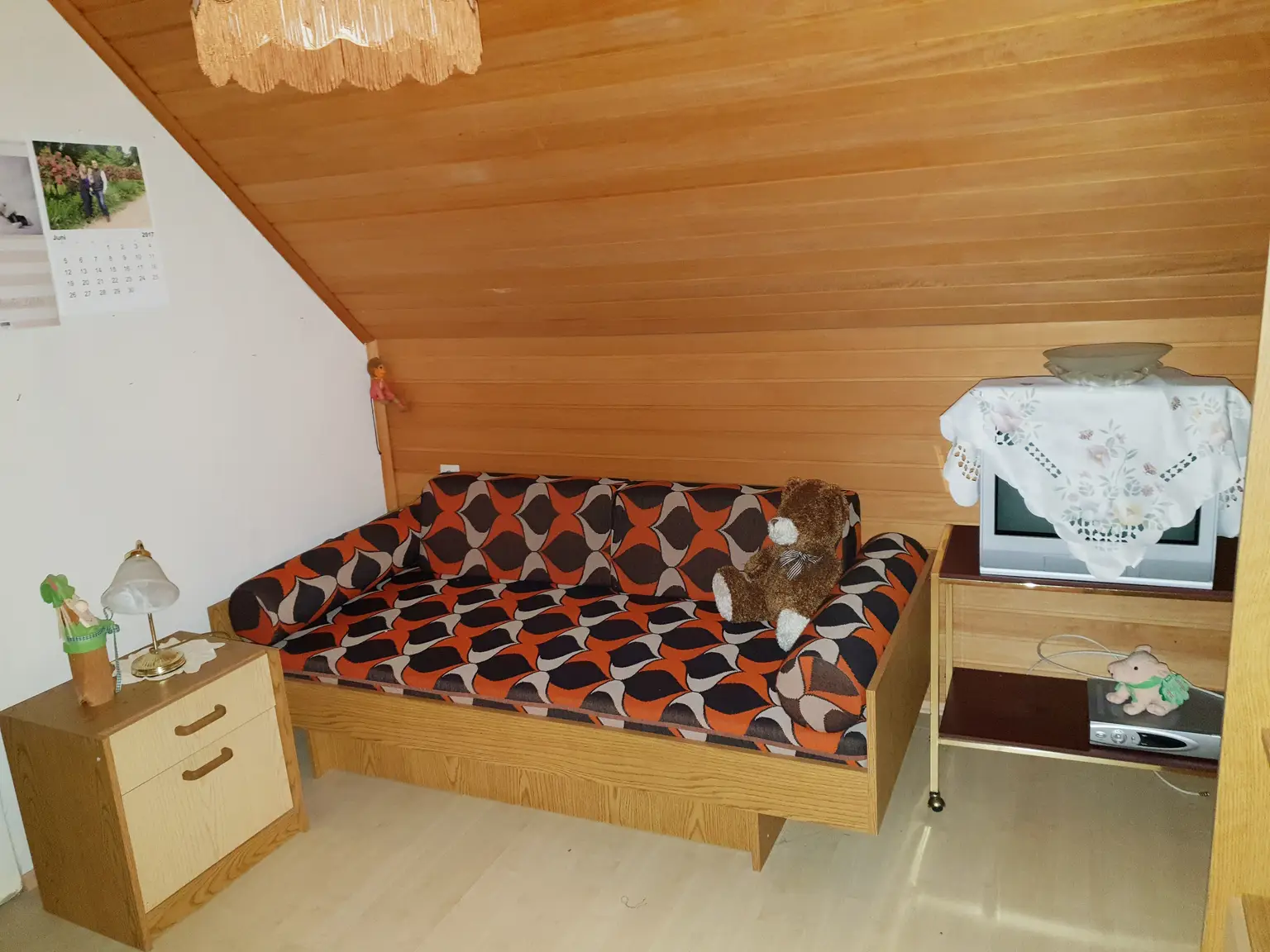 Sanierungsbedarf - Doppelhaushälfte mit Garten + Nebengebäude!!