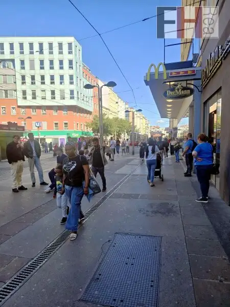 Gut gehendes, bestens etabliertes Schnitzellokal, perfekte Frequenzlage, nahe Reumannplatz, Favoritenstraße und Quellenstraße