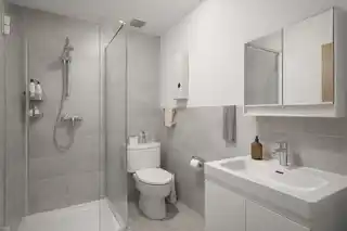 Duschbad Einrichtungsvorschlag KI