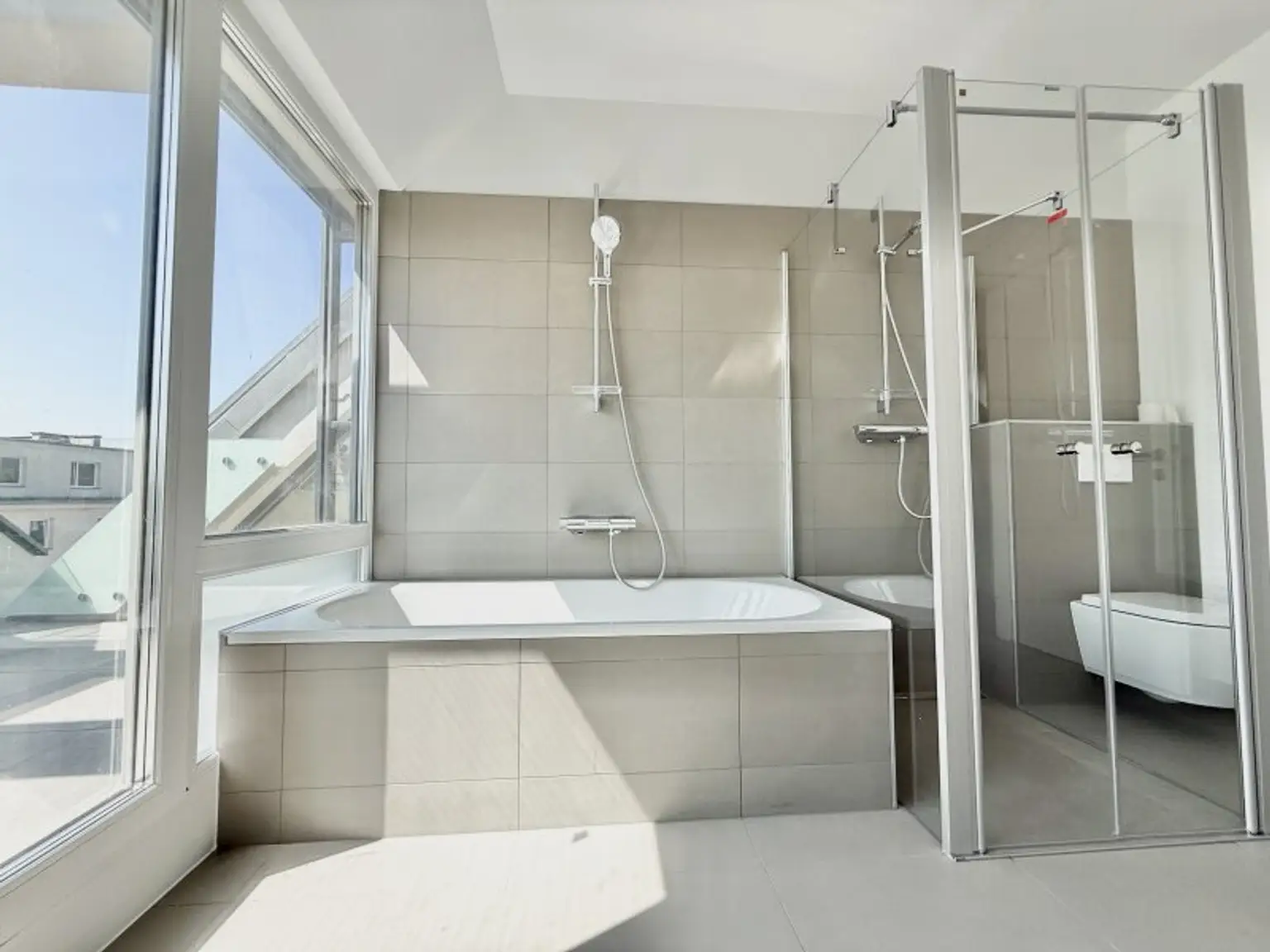 BELGHOFERHAUS 42 - Exklusive 3-Zimmer Penthousewohnung mit direktem Liftzugang und Klimageräten sowie eigener Dachterrasse