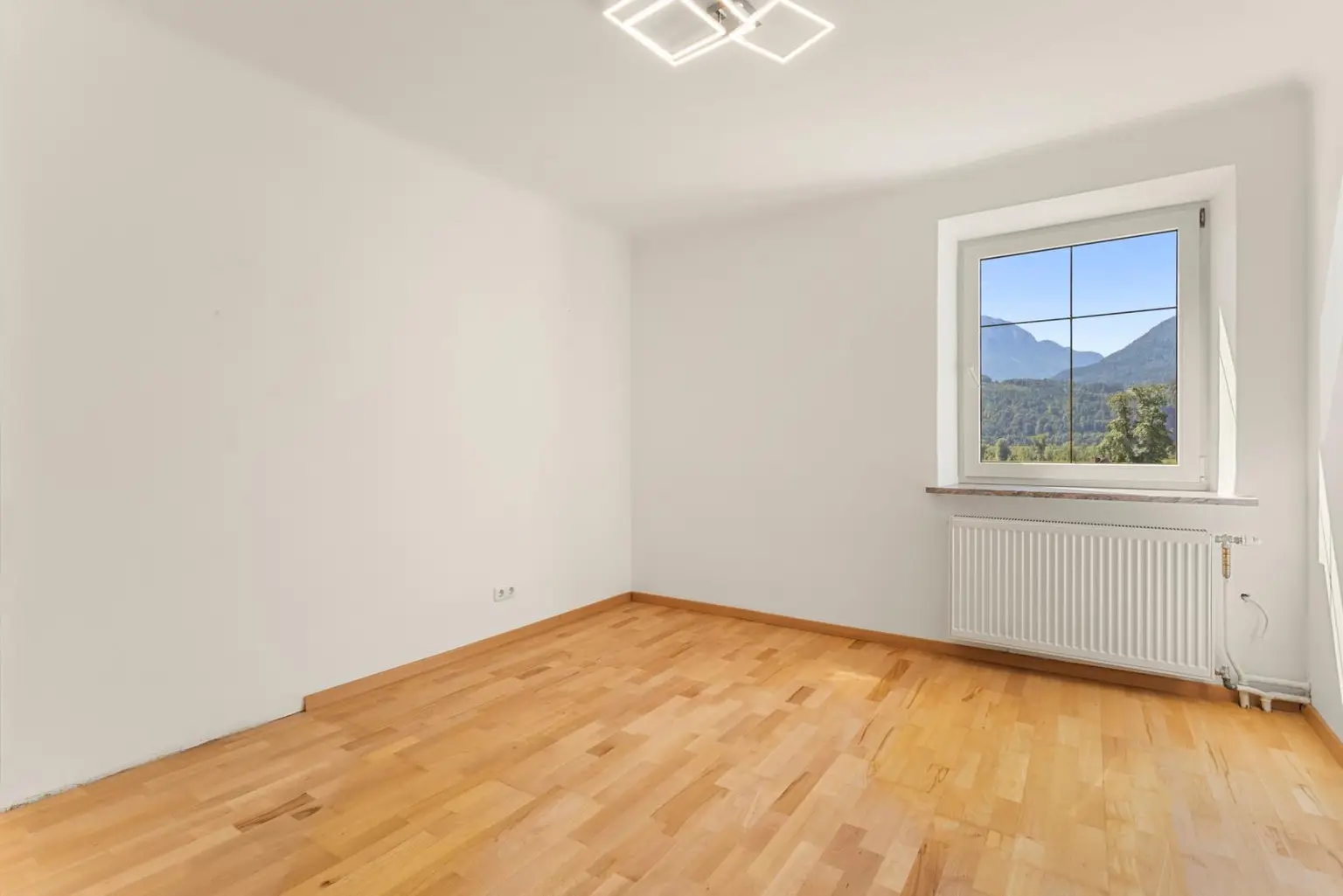 Naturliebhaber aufgepasst: Großzügiges Einfamilienhaus samt Nebengebäude mit viel Potenzial in herrlicher Ruhelage