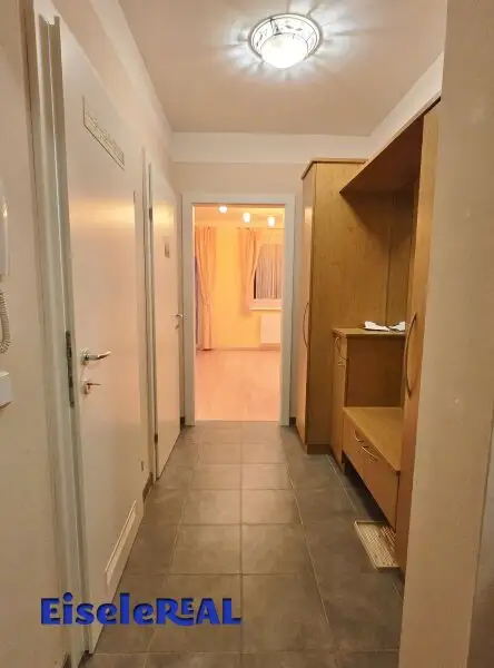 Tolle 3 Zimmer Wohnung – Balkon - Tiefgaragenplatz