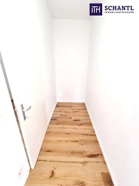 Eckjuwel mit Erker - Sonnendurchflutet und perfekt angebunden! Entzückende Altbauwohnung + Traumhaft schönes Haus + Perfekte Infrastrukur und Anbindung + Neue Einbauküche! Jetzt zugreifen!