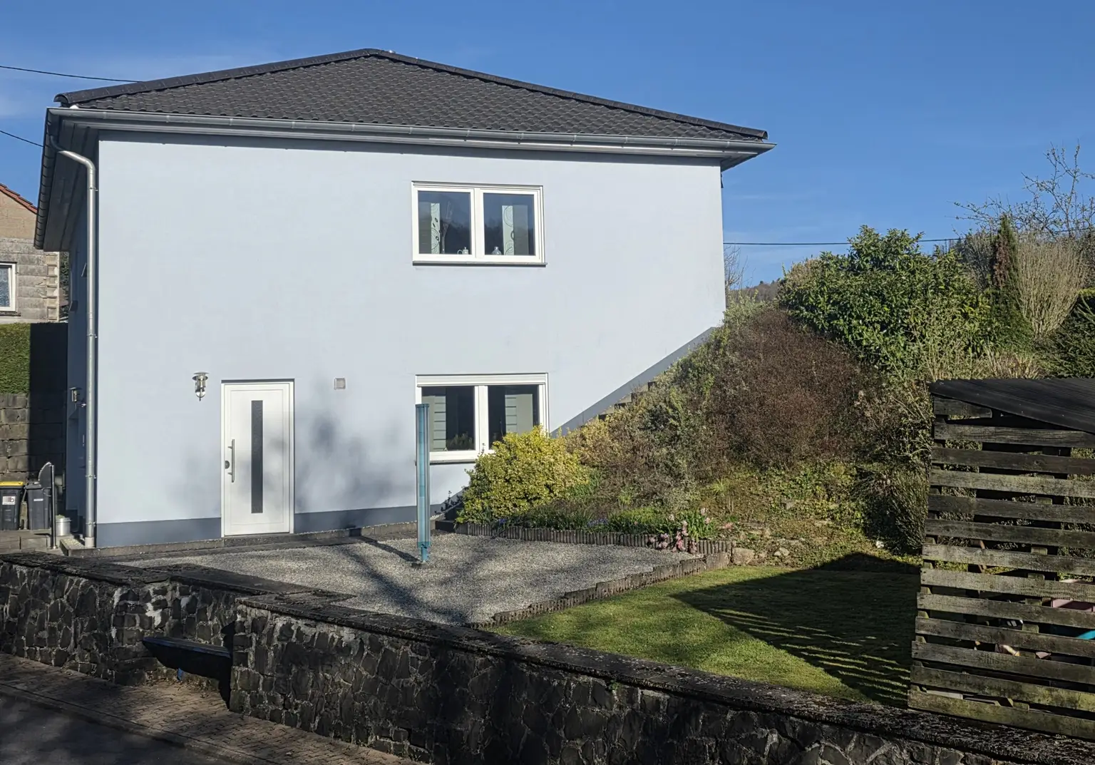 Stilvoll WOHNEN, nachhaltig SPAREN – Modernes Einfamilienhaus mit effizientem Energiekonzept...!