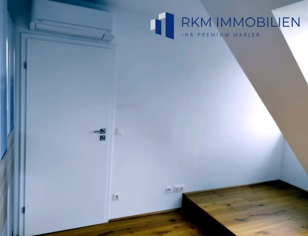 TOP - Neuwertige Dachgeschosswohnung in 1210 Wien – ca. 70 m², 3-Zimmer, ca. 23m² Terrasse und Garagenstellplatz - absolute Ruhelage