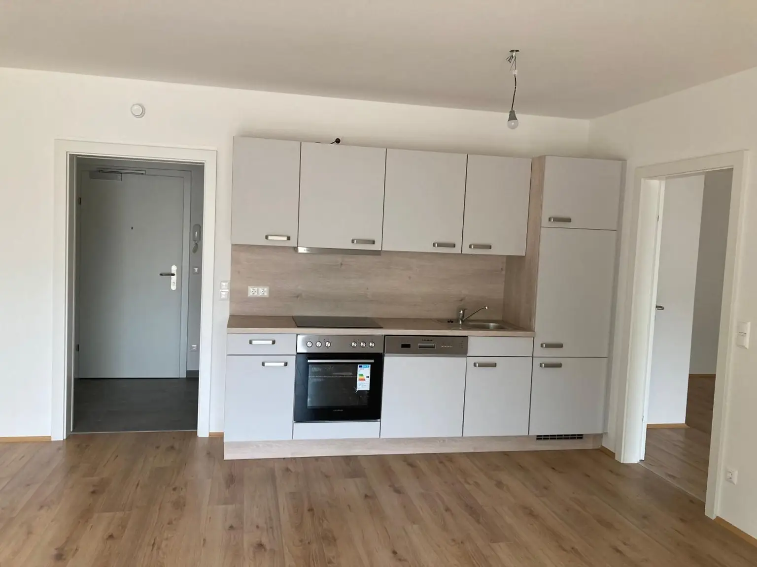 Geförderte Mietwohnung mit Balkon im Stadthaus Vinzenzgasse 81. TOP 6, [GF,VinG]