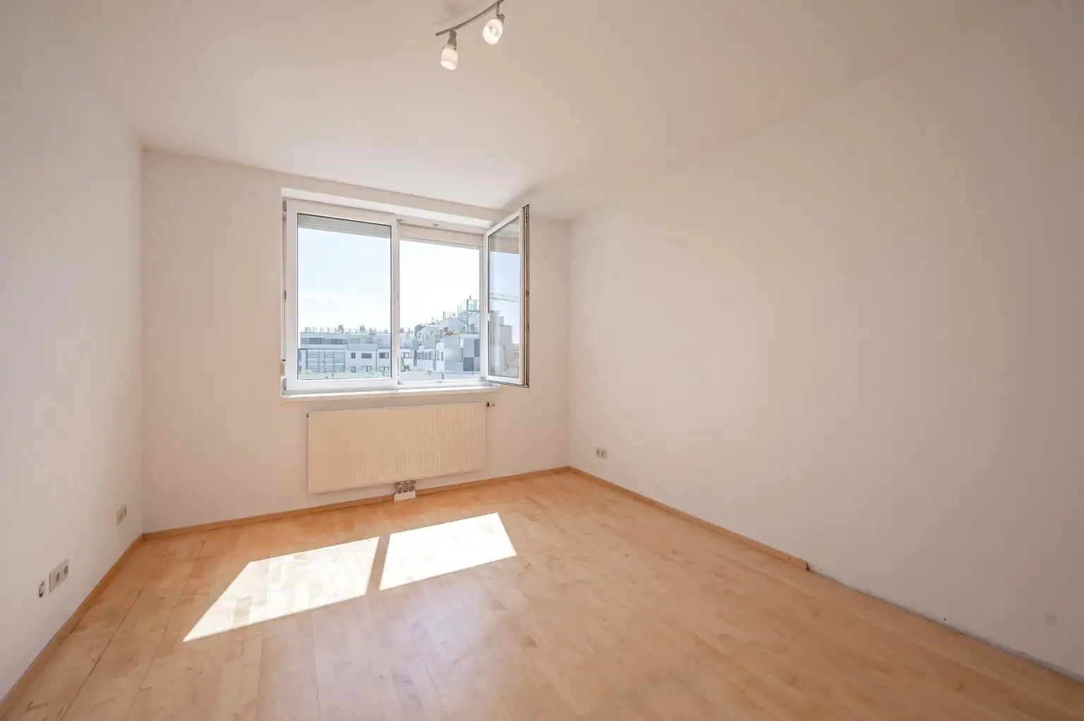 STUDENTEN AUFGEPASST - U3 VOR DER TÜR - MAISONETTE | TERRASSENWOHNUNG