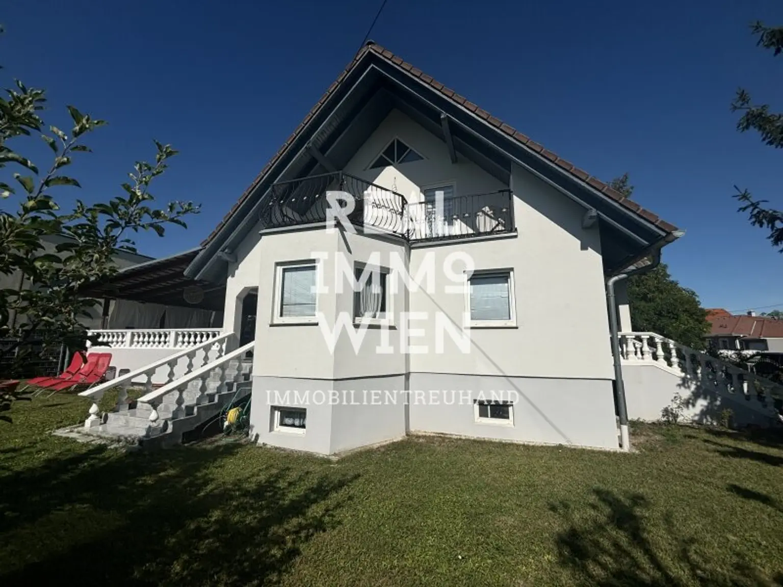 Wohnen im Grünen – Familienhaus mit Obstgarten, Keller und Garage