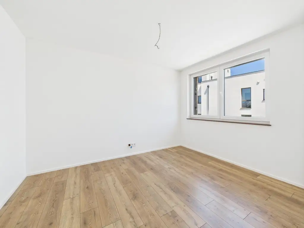 Wels-West: Luxuriöse Doppelhaushälfte mit Salzwasserpool, smarter Hausechnik & 149 m² Wohnfläche
