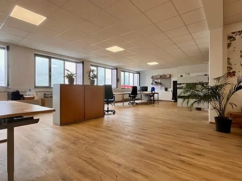 Neu sanierte Büroflächen (~16 m² bis ~345 m²) in der ehem. Kopal-Kaserne zu vermieten