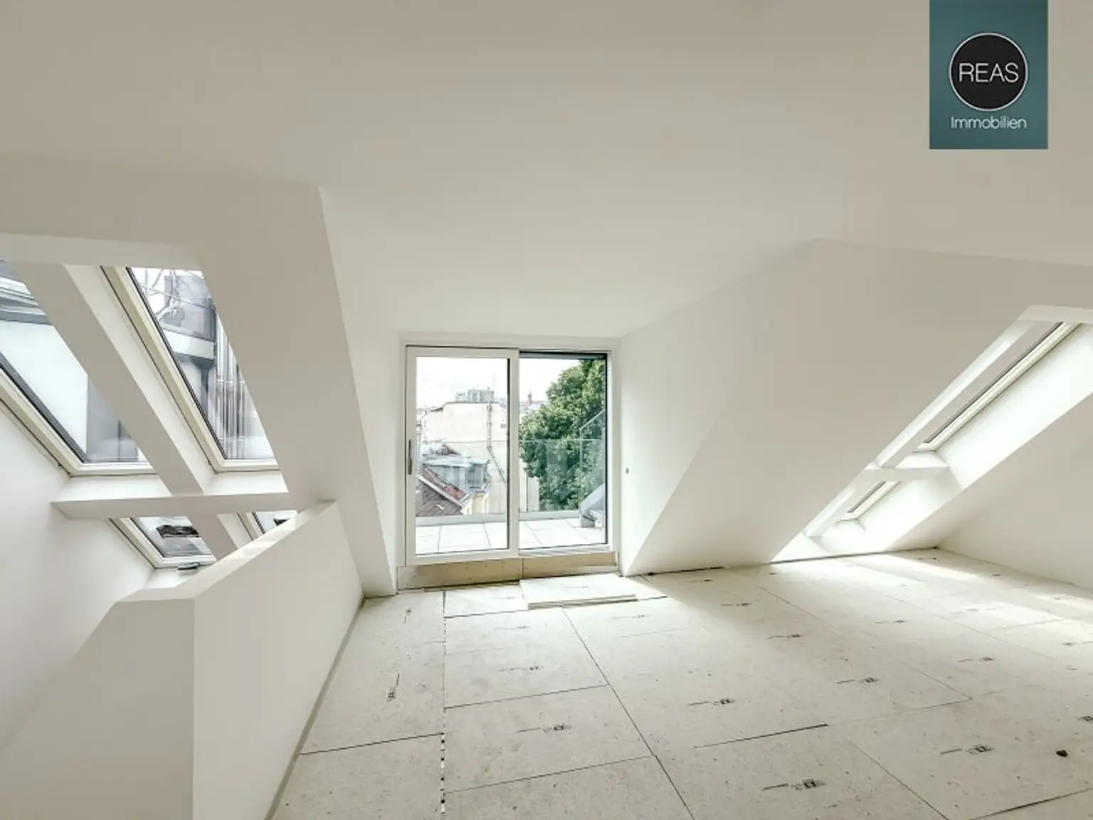 Erstbezug: Atemberaubendes Dachgeschoss - Maisonette - Apartment (klimatisiert) mit 3 Terrassen und hochwertiger Ausstattung im trendigen Ottakring!