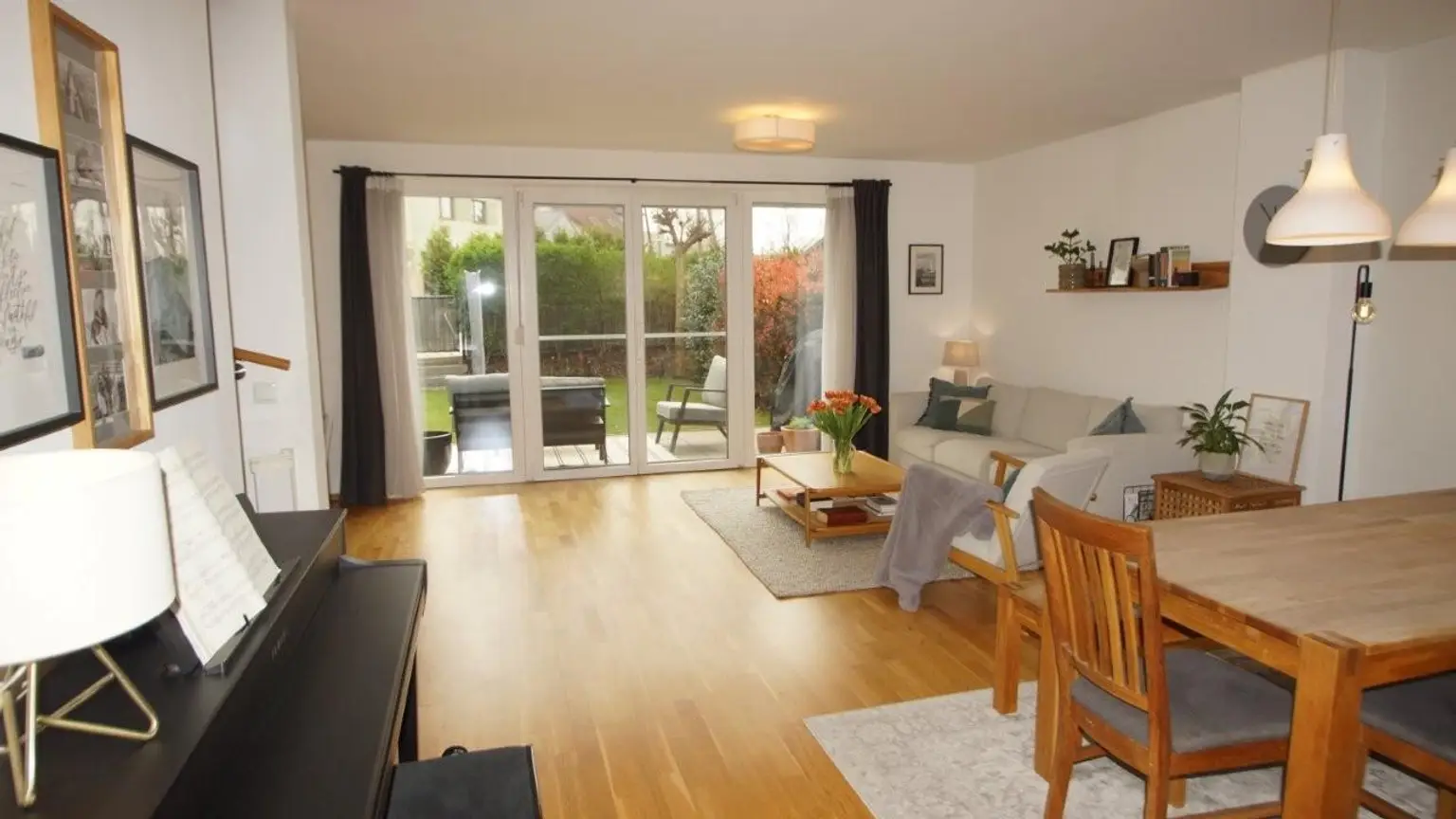 3 Wohnzimmer RH 1220