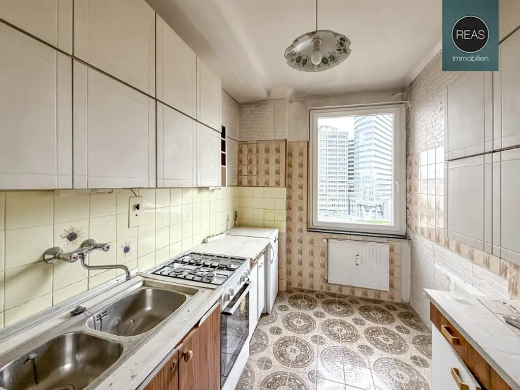 Wohnungspaket in Top-Innenstadtlage! 2 nebeneinander liegende Wohnungen mit 2 Loggien, neuen Fenstern und unverbautem Traumblick!