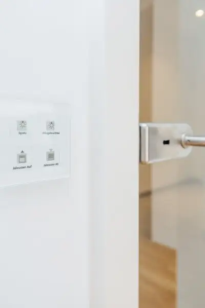 PROVISIONSFREI I SMART-LIVING I STYLISCHES PENTHOUSE I KLIMA I SONNENTERRASSE I OFFENE DESIGN-KÜCHE I ELEGANTES BAD MIT REGENDUSCHE I PROJEKT WOHNEN