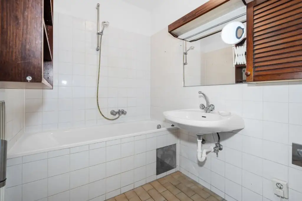 Helle 2-Zimmerwohnung in 1110 Wien, mit kleiner Loggia und perfekter Öffi Anbindung!