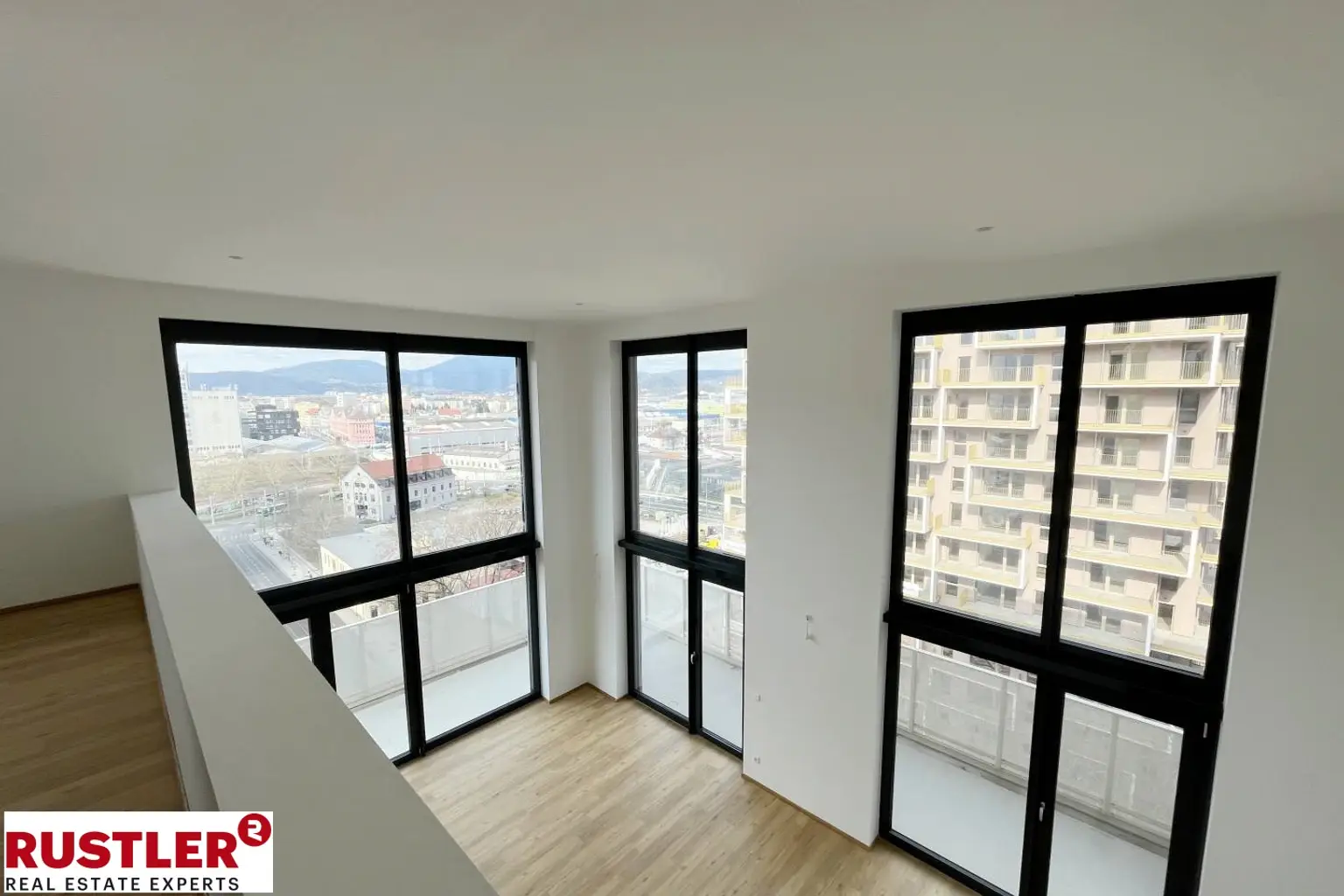Der nächste Level für Ihr Business: Hochwertige Bürofläche mit Galerie und Aussicht