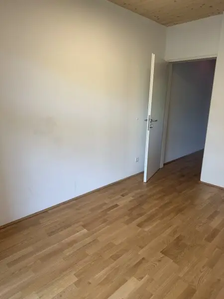 120 Meter zur U1 Oberlaa- Sonnige, barrierefreie Gartenwohnung mit Top U1 Anbindung- inkl. Küche
