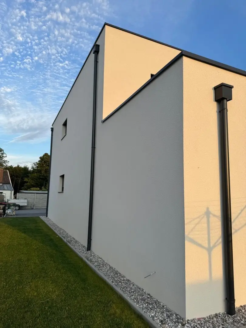 Neuwertiges Wohnhaus in ruhiger Lage