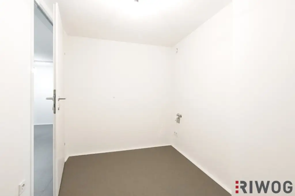 ERSTBEZUG nach Sanierung | Komplett hofseitiges Loft mit Balkon | Raumhöhe bis zu ca. 4,95 m | Büro/Praxis Nutzung und Kurzzeitvermietung möglich