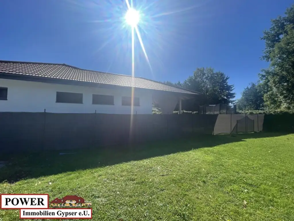 Neuwertiger Bungalow in unschlagbarer Lage, zentral, umgeben von Grünland in Bachnähe!