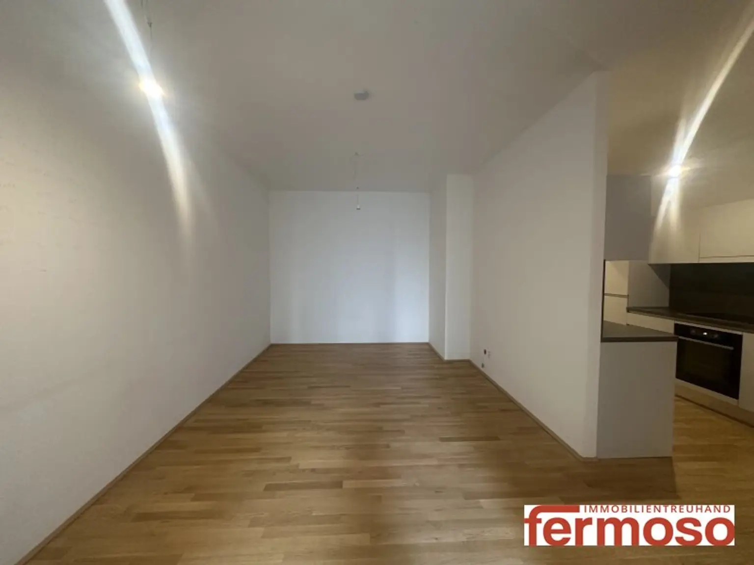 Neuwertige 2-Zimmer-Wohnung mit Garten und Loggia im Herzen von 1210 Wien!