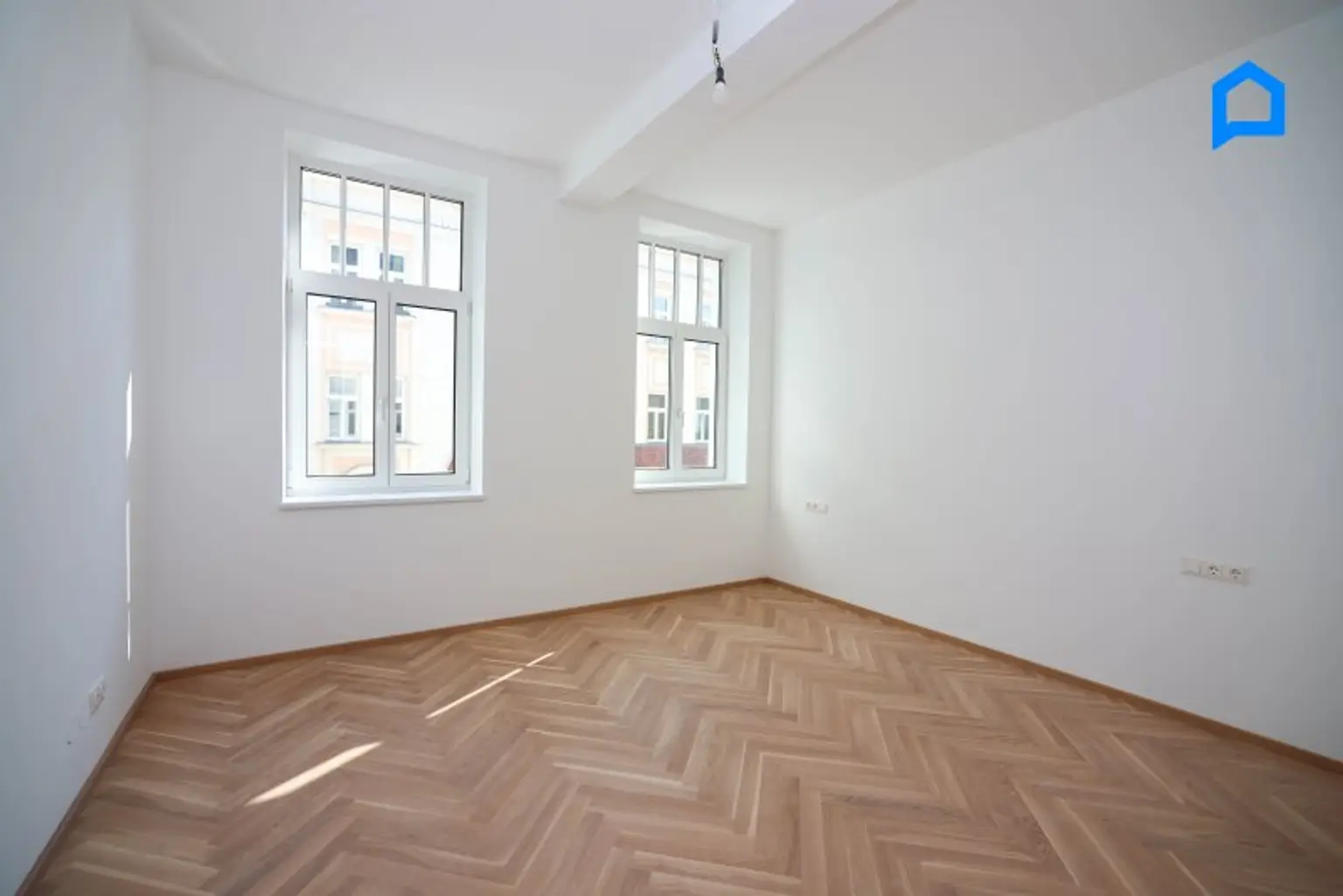 Schönbrunnblick-Gloriette, ERSTBEZUG, JETZT einziehen! Dachgeschoss NEU mit modernster Ausstattung148m² Wohnfläche, 4 Zimmer plus Nebenräume, auch Altbau Etagen-Wohnungen, teilweise Kurzzeitvermietung möglich !