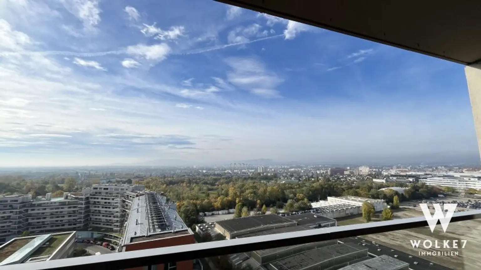 Luxuriöse Neubauwohnung im 15. Stock I ca. 126m² mit großzügiger Loggia & herrlicher Aussicht auf den Wienerberg inkl. Garage
