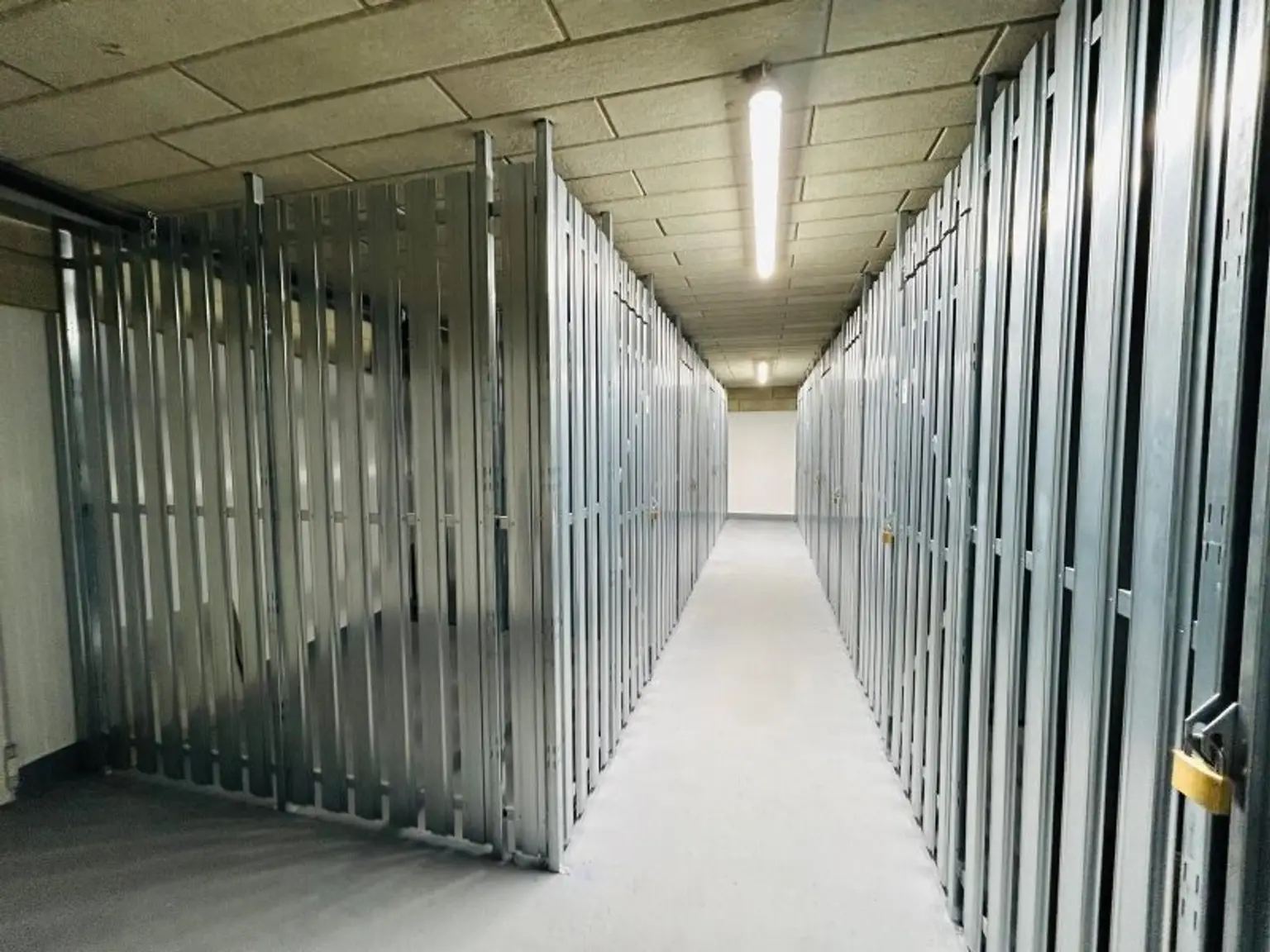 PROVISIONSFREI! Traumhafte Wohnung im DG - 2 Terrassen - Fitnessraum - PKW Stellplatz - Erstbezug nähe Donau