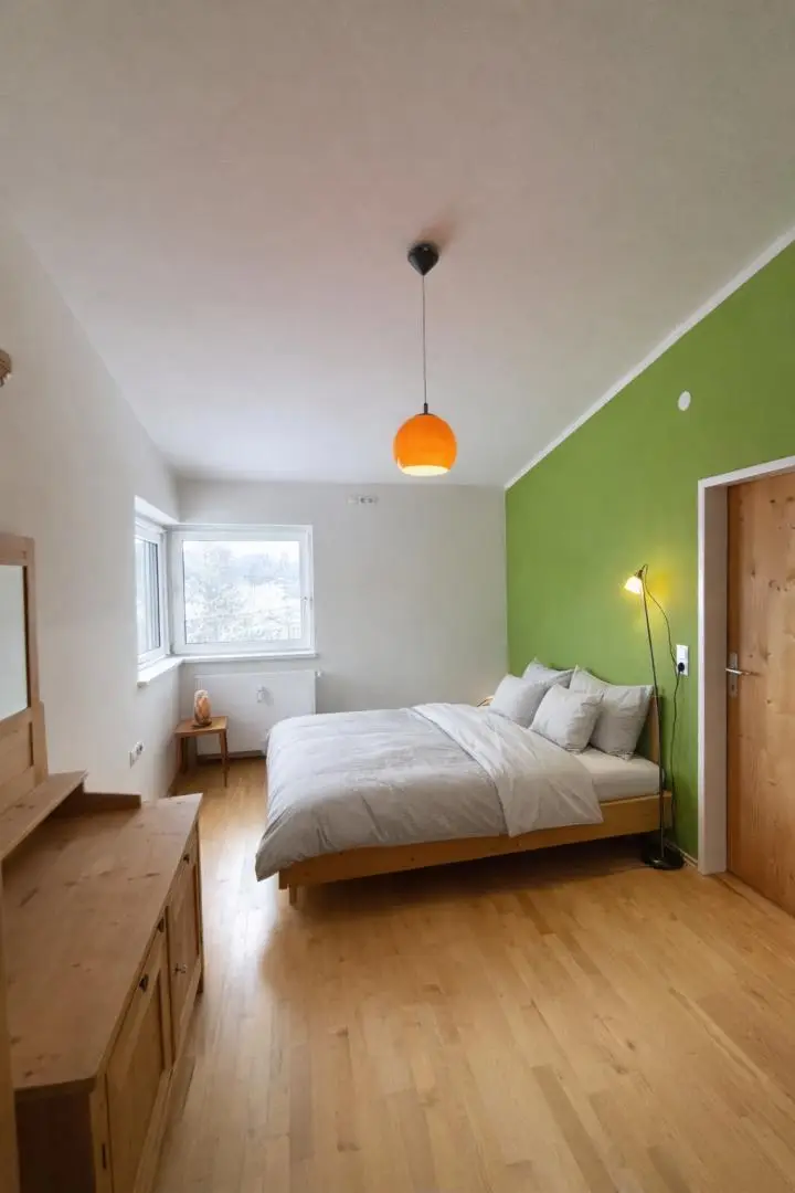 Schlafzimmer 1