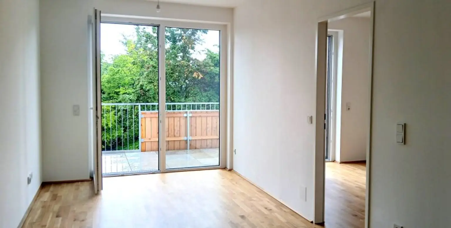 NEUBAU - ERSTBEZUG - Top 18 - Wunderschöne 2 Zimmerwohnung mit großem Balkon und eigenem Tiefgaragenplatz