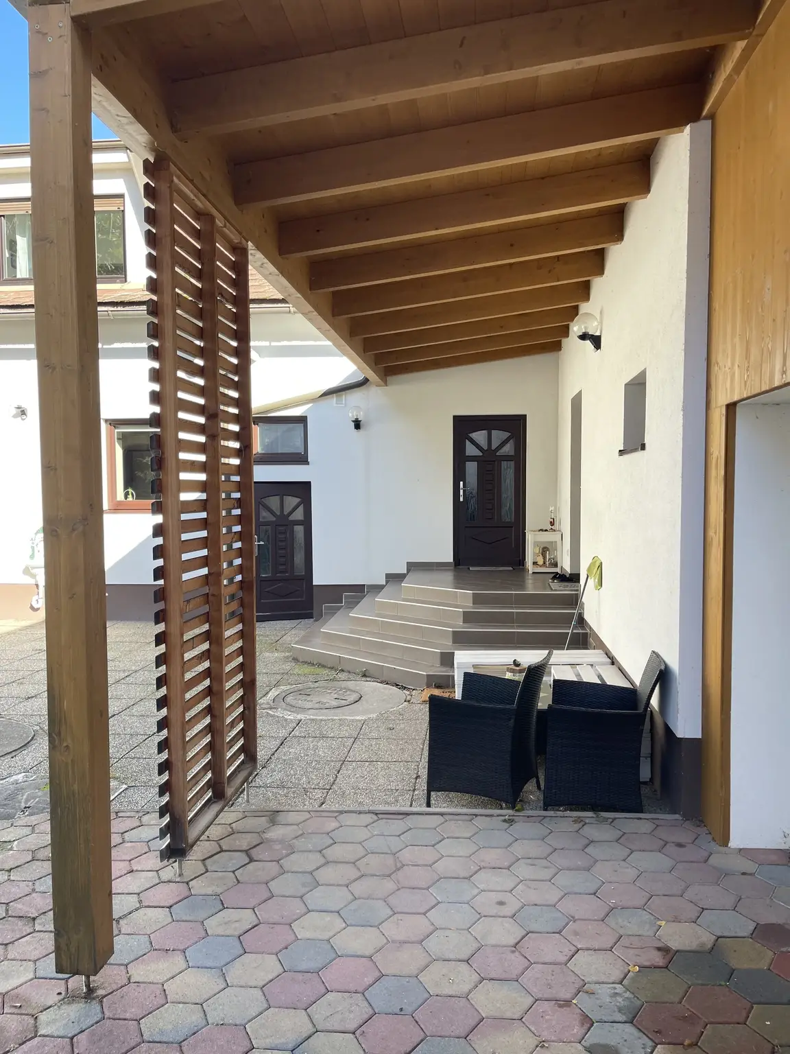 Mehrfamilienhaus mit Garten