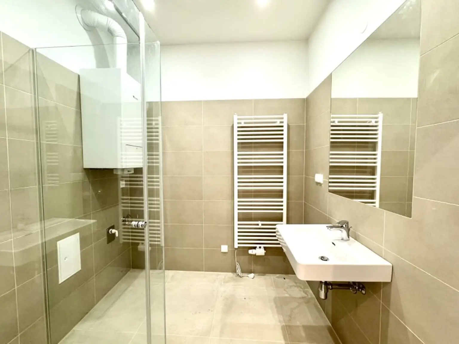 Stilvoller Rückzugsort mit Charme! Sanierte 2-Zimmer-Altbauwohnung in 1150 Wien nahe der U3-Station Hütteldorfer Straße