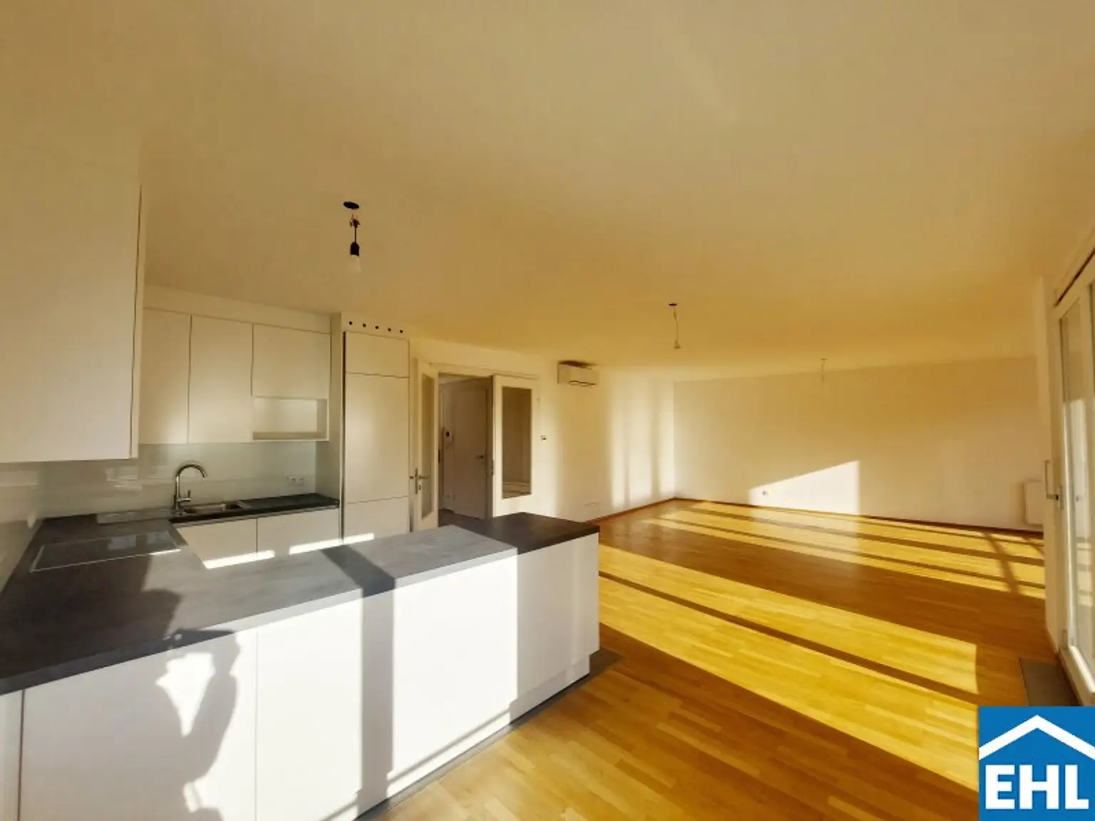 Großzügige 4 Zimmerwohnung mit Freiflächen am Kaasgraben