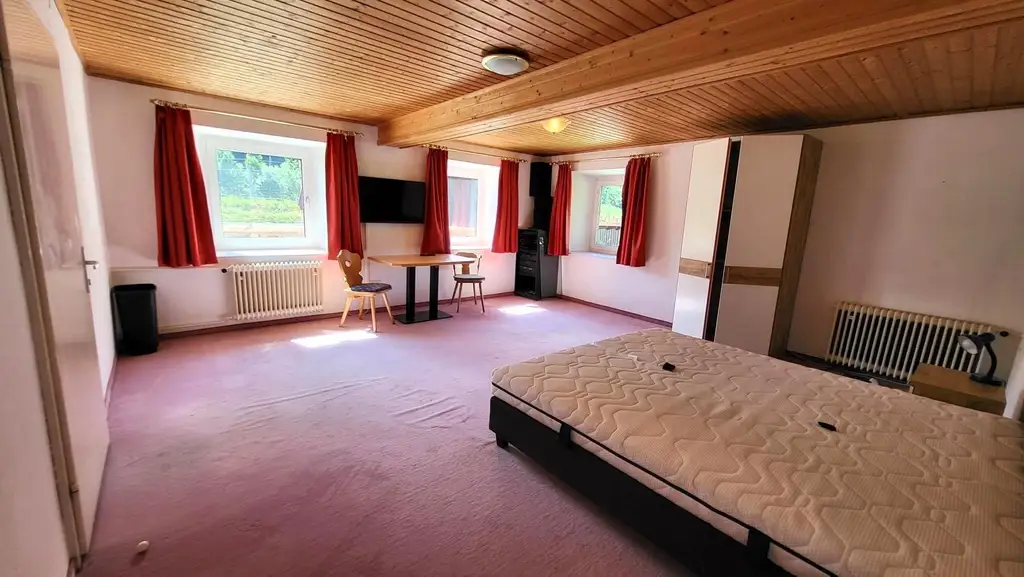 PROVISIONSFREI!!! Große Wohneinheit in einem historischen Bauernhaus!