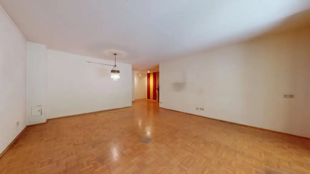 Gut aufgeteilte Familienwohnung mit Terrasse - Garage - Hobbyraum im Eigentum