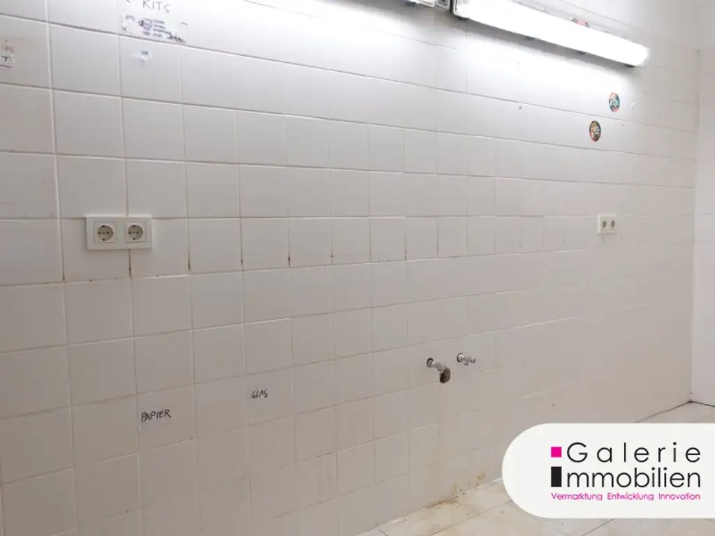 113m² Geschäftslokal/ Atelier mit Galerie an werbewirksamer Lage in Neubau !