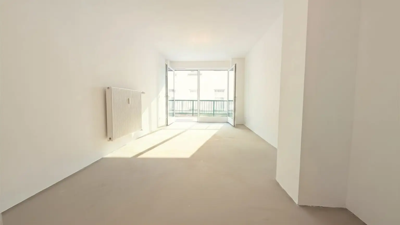 Ruhiges, zentrales Portallokal mit Gassenzugang – ideal für Coaching, Studio, Abholpunkt