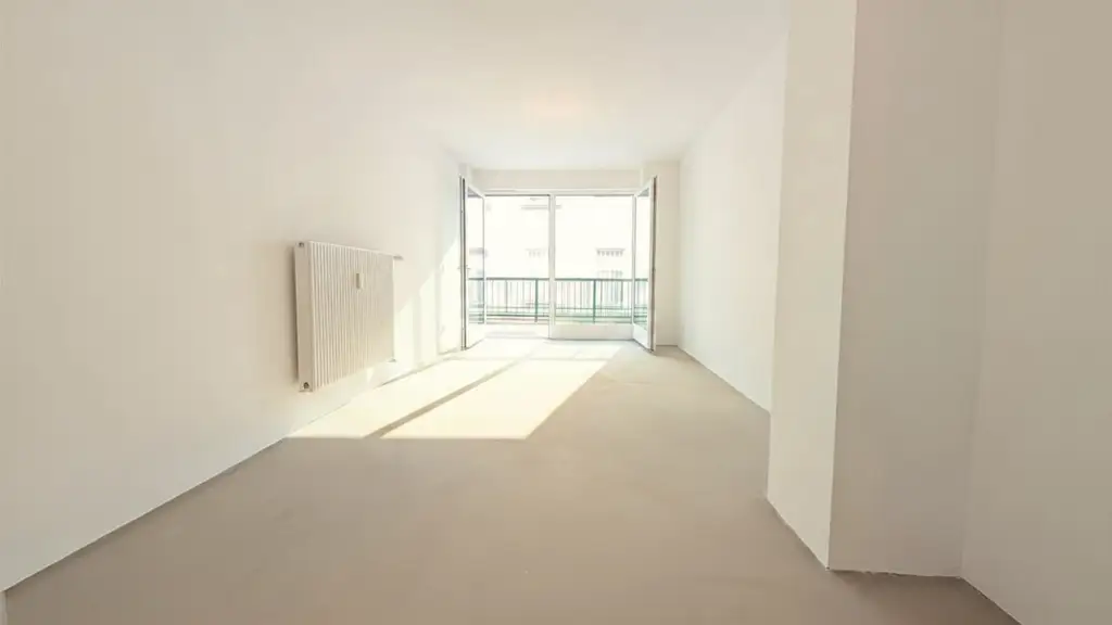 Ruhiges, zentrales Portallokal mit Gassenzugang – ideal für Coaching, Studio, Abholpunkt