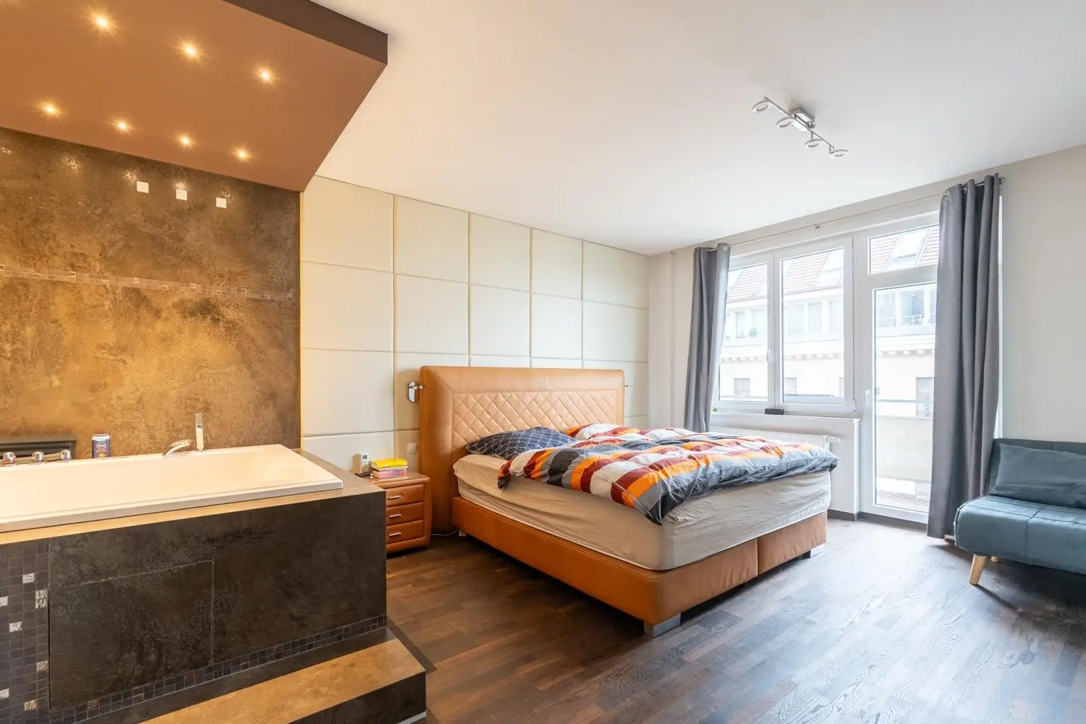 Stilvolles City Living mit Jacuzzi, 2 Balkonen und Weitblick!