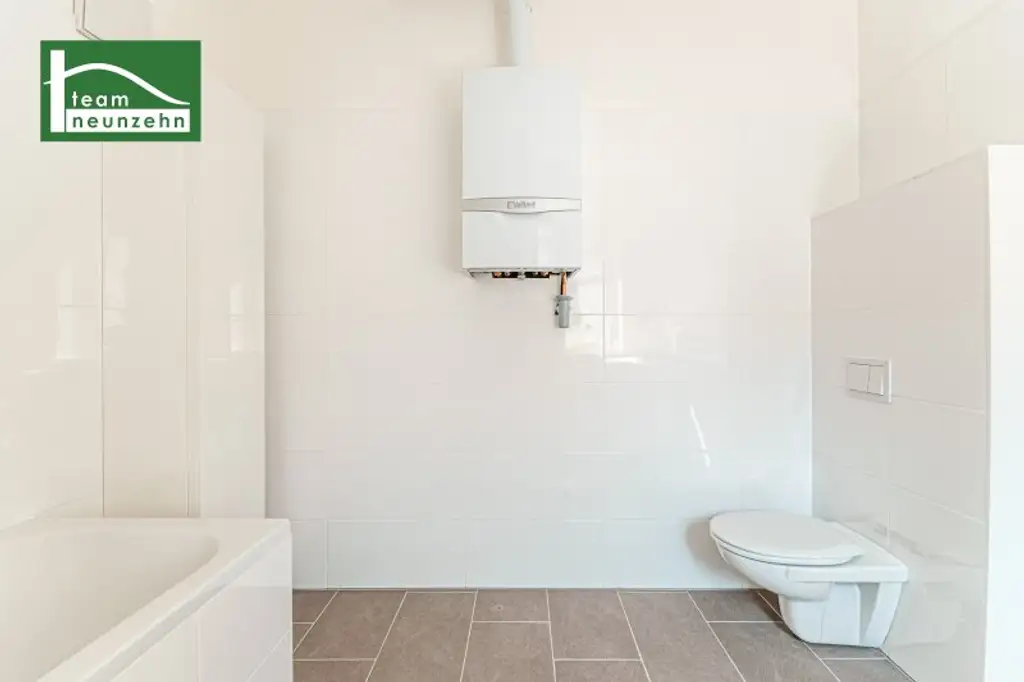 EIGENBEDARF ODER INVESTMENT MIT ca. 3,5% RENDITE! SEHR GUTER ZUSTAND! SANIERTE & MÖBLIERTE DACHGESCHOSS-WOHNUNG INKL. KÜCHE! SOFORT BEZIEH- ODER VERMIETBAR!