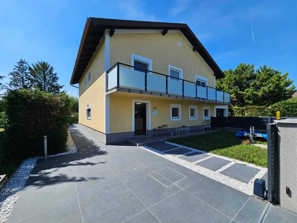 Einfamilienhaus mit hochwertiger Ausstattung | Wintergarten, Pool und ca. 1600m² Eigengrund!